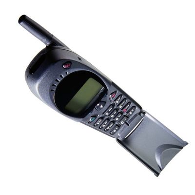 藍(lán)屏?xí)r光 老式手機的通訊記憶與未來科技的對話